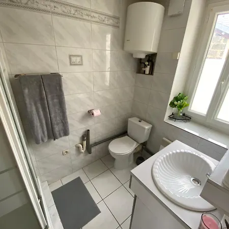 Notre Petit Nids Apartment